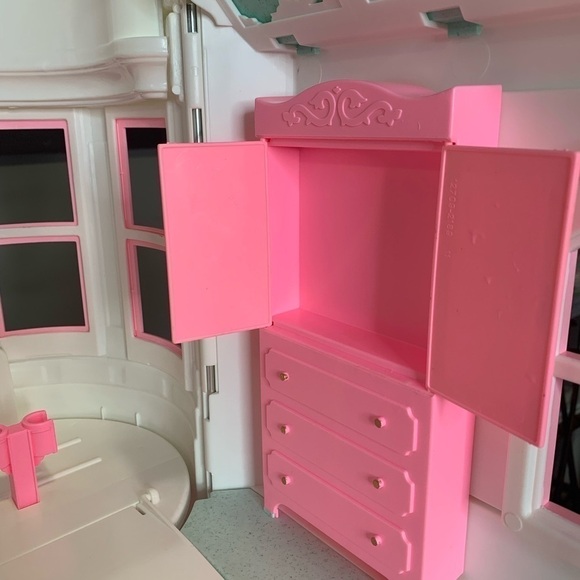 MAKE ME AN OFFER Vintage Barbie Deluxe Dream House Playset 18638 Mattel 1998 - Picture 10 of 17